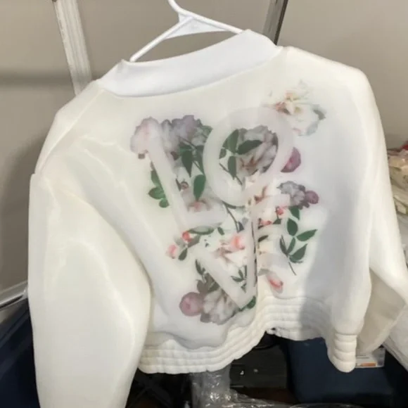 Assorted items - Picture 12 of 12